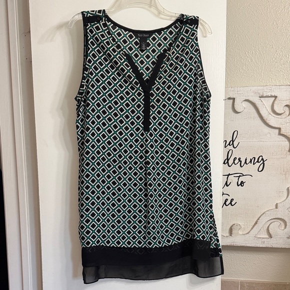White House Black Market Diamond Pattern Top - Picture 1 of 5
